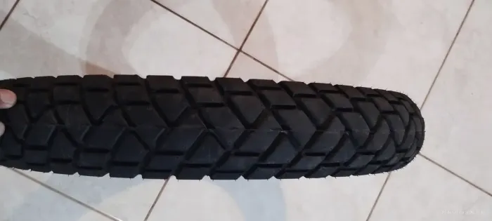 Pneu Rinaldi 90/90-18
