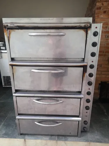FORNO LASTRO 4 CAMARAS 220V