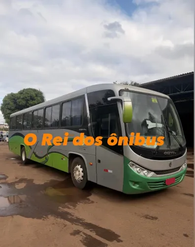 Ônibus rodoviário - Comil Versatile Gold