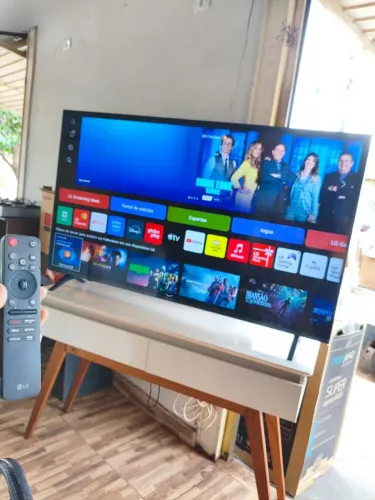 Tv LG 65 Polegadas no plástico ainda