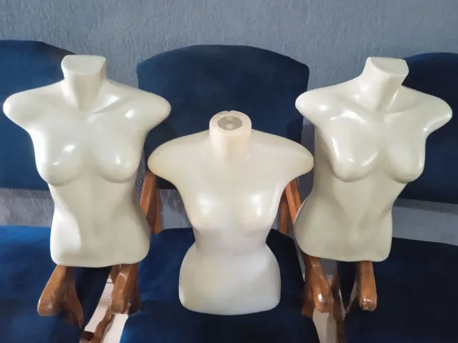 Vendo manequim de meio corpo 