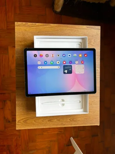 Samsung Galaxy Tab S10 FE Impecável - Kit Completo (2 Capas + S Pen)