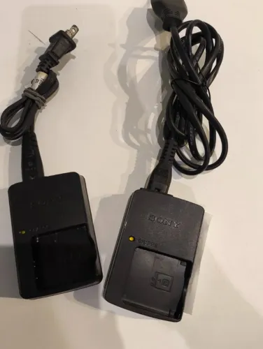 Carregador De Bateria Sony Original Bc-csgE / Bc-csgE (para Bateria Np-bg1) USADO