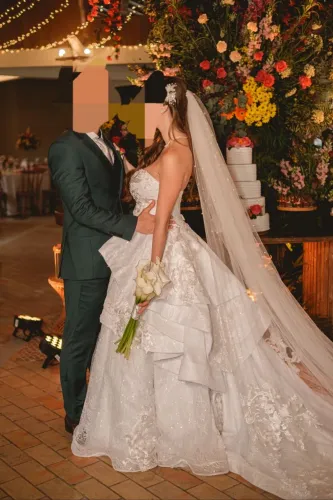 Vestido de noiva 3 em 1- longo, camadas com cauda e curto; modelo princesa tomara que caia