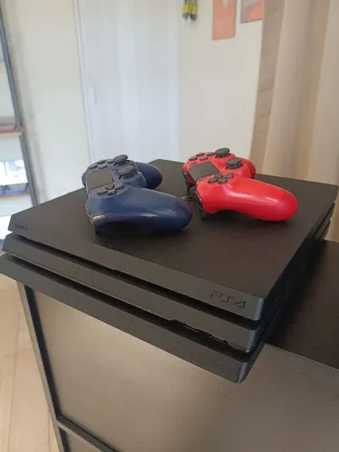 Playstation 4 pró com dois controles original
