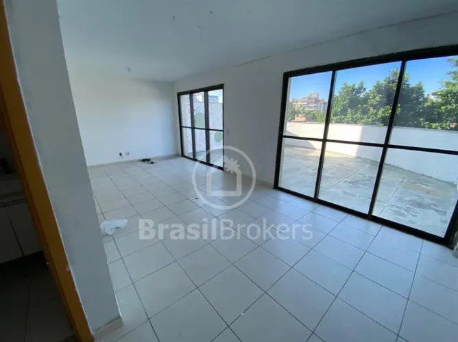 Sala Comercia no Pechincha com 62,00m2 e mais Área descoberta!