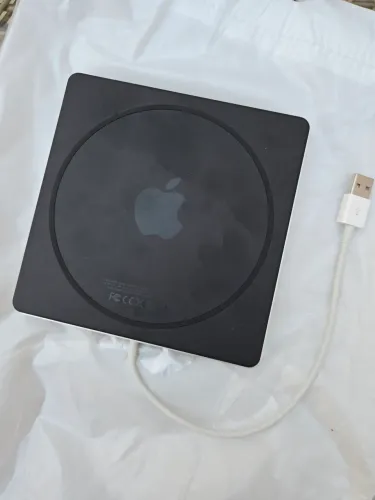 Apple leitor de dvd e cd<br>É um Apple USB SuperDrive.