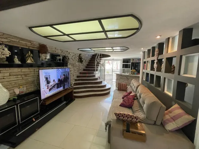 OPEN HOUSE VENDE: 5 QUARTOS PORTEIRA FECHADA NO CONDOMÍNIO BOA VISTA PRÓXIMO ENTRADA DE IT