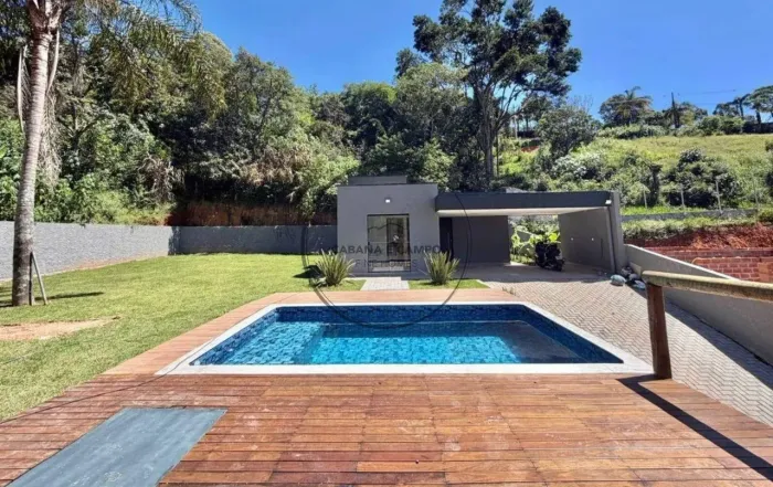 Chácara com Vista para a Pedra Grande e Lazer Completo  Bairro do Portão