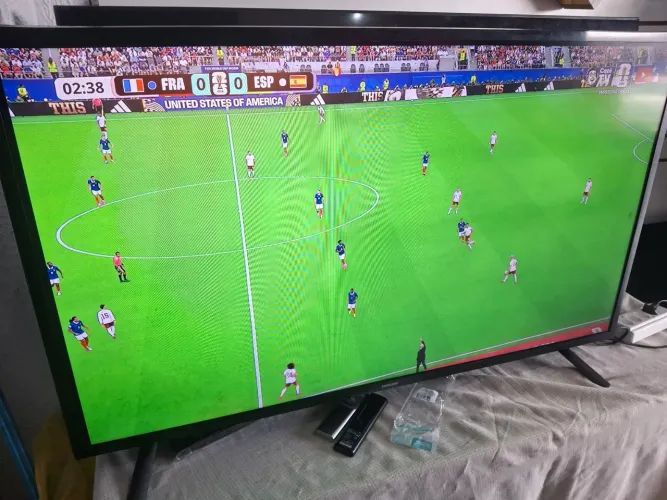 TV SAMSUNG 43 POLEGADAS SMART COMPLETA PERFEITA COM GARANTIA DE FUNCIONAMENTO, LEIA A DES