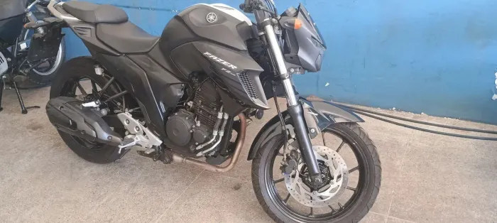Yamaha FZ25 Preta 2023. WJ Veículos.
