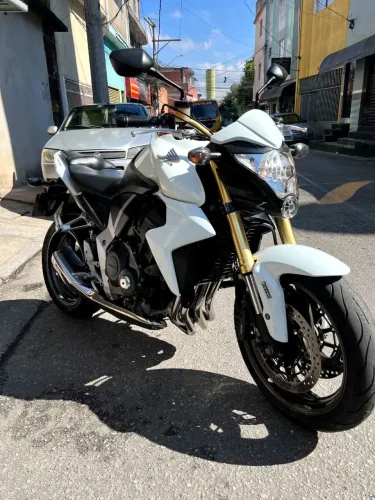 CB 1000