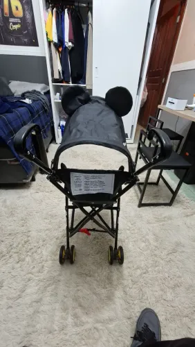carrinho de bebê Mickey Mouse