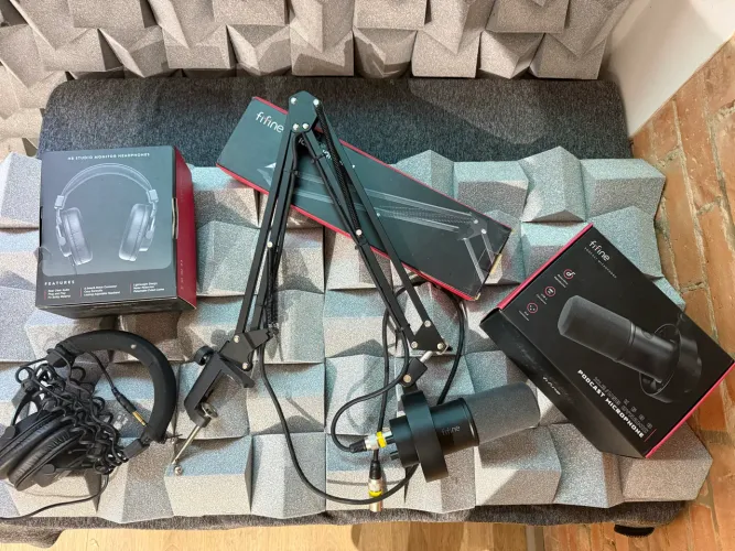 Microfone dinâmico , suporte , fone fifine