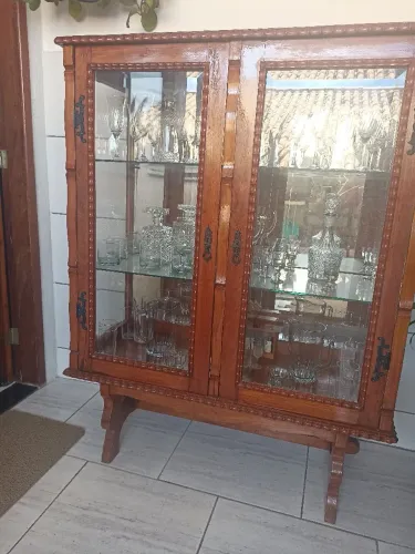 CRISTALEIRA ( Vazia sem as louças)