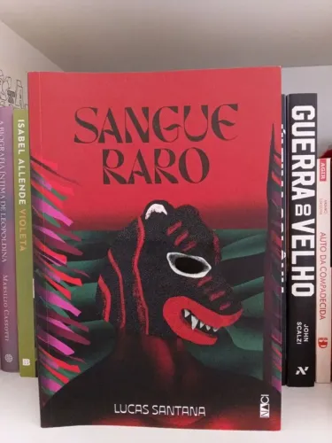 Livro semi-novo/como novo, Sangue Raro de Lucas Santana - Companhia Editora Nacional