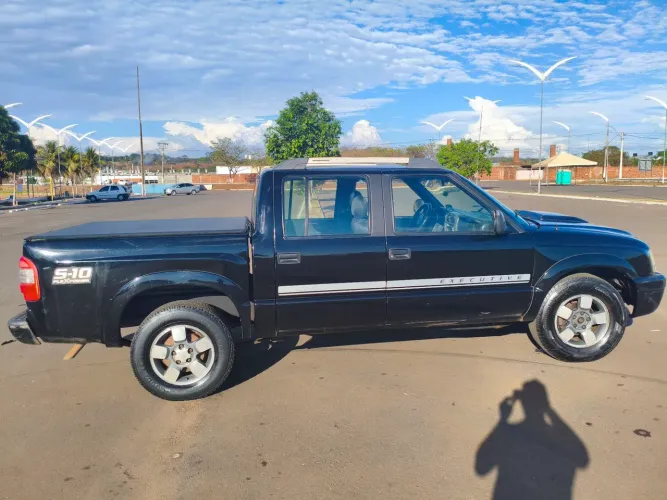 Chevrolet S10 P-up Executive 2.4 MPFI F.power CD 2011