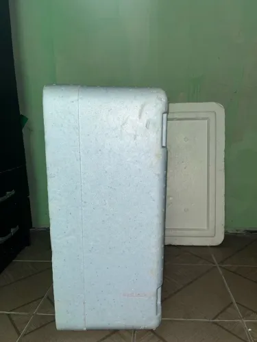 Caixa Térmica Isoplast 80 Litros