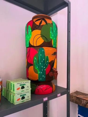 Vendo filtro de barro decorado e cru