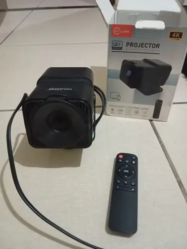 Projetor com conteúdo streaming