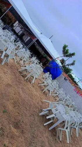Aluguel de mesas e cadeiras 