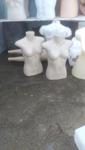 Vendo manequins feminino e infantil