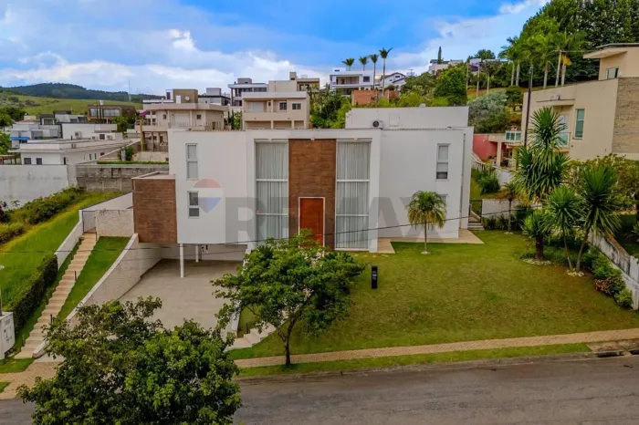 Sobrado Alto Padrão 6 dorms à venda, 740m² por R$ 5.487.000 - Cond. Figueira Garden - Atib