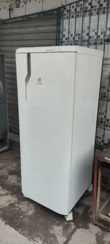 Geladeira Eletrolux semi nova