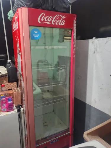 Vendo geladeira expositora horizontal da Coca-Cola negociamos