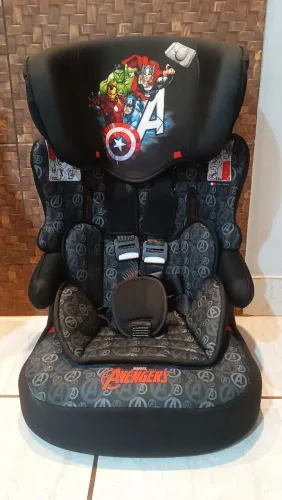 Cadeira infantil Vingadores para carro