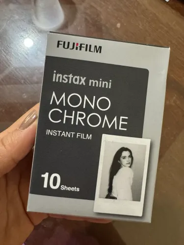 Filme Instax Mini Monochrome 10 Fotos 