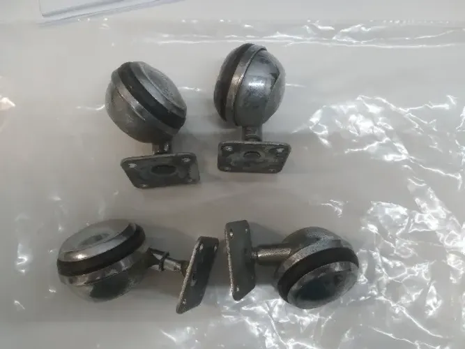 rodízios de metal redondos