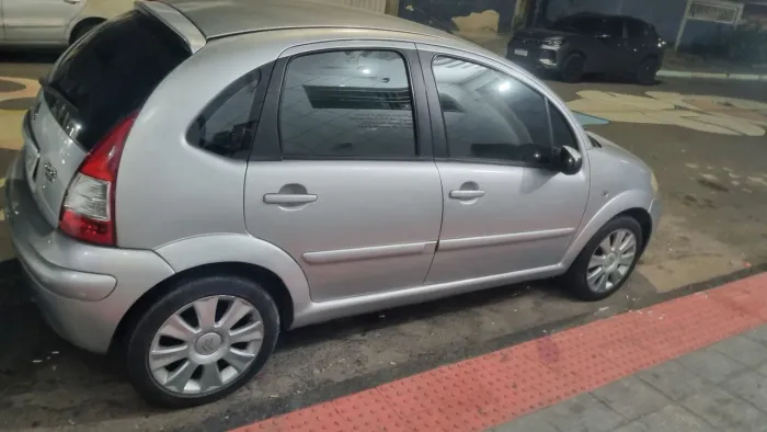 Citroen C3 GLX 1.4/ GLX Sonora 1.4 Flex 8V 5P 2010