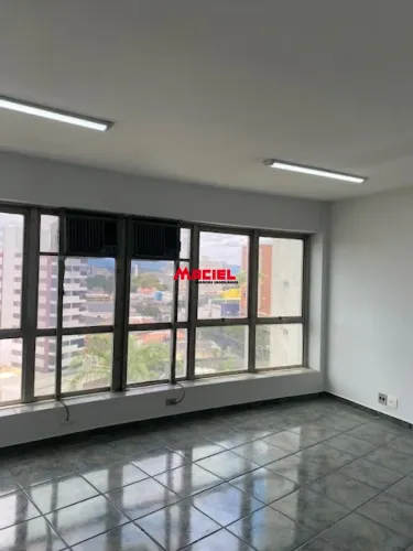 EDIFICIO SAINT JAMES: SALA COMERCIAL