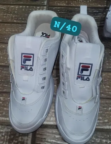 Vendo 2 pares de tênis fila