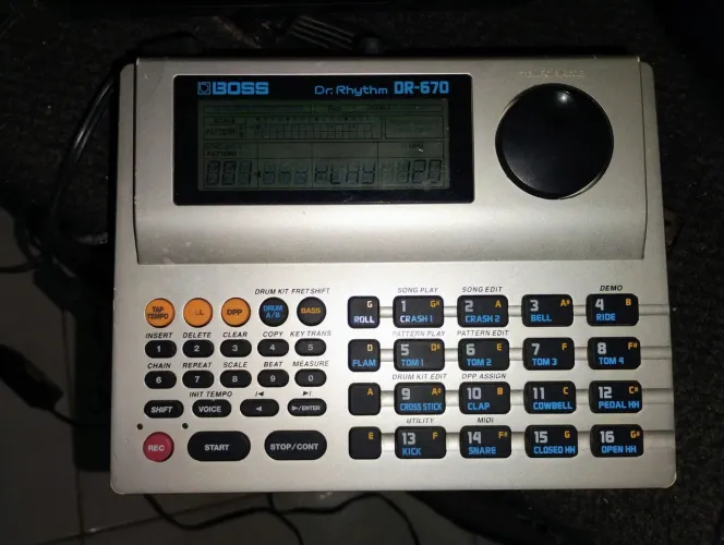 Bateria eletrônica Boss Dr 670