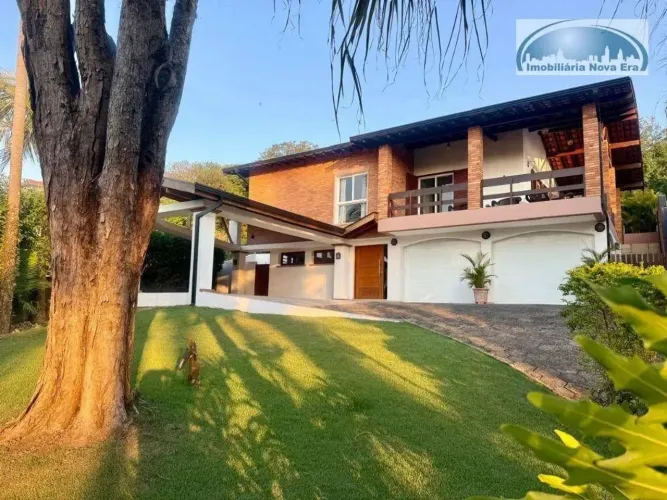 Casa com 3 dormitórios à venda, 232 m² por R$ 1.650.000,00 - Condomínio Marambaia - Vinhed