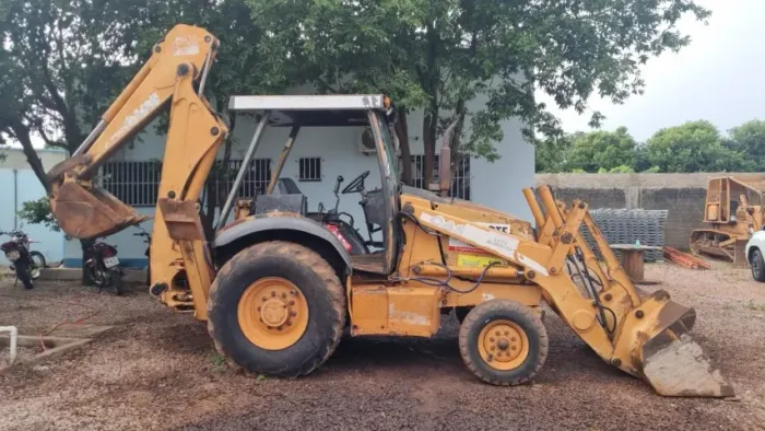 RETROESCAVADEIRA CASE 580M