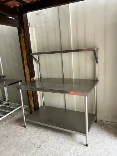 Mesa Inox com Prateleira 