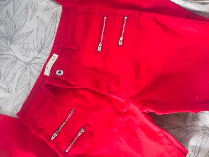 Calça jeans com elastano skinny vermelho 