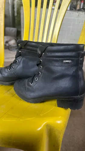 Bota preta