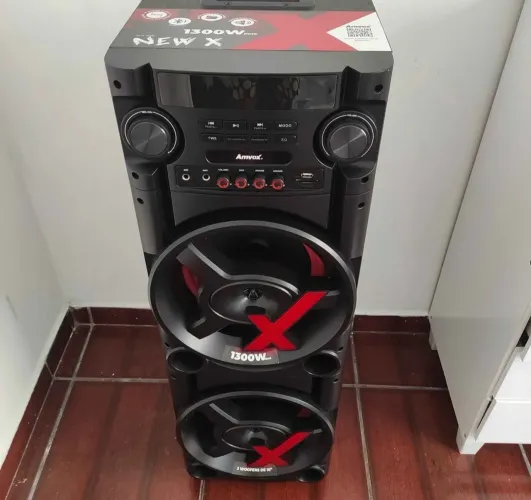 CAIXA DE SOM, ENTREGO. 