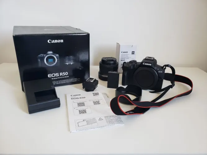 Câmera Canon R50 mirrorless