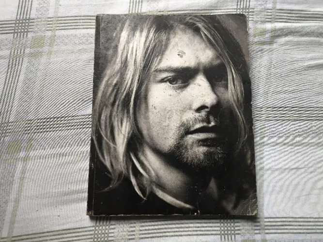 Livro: Cobain dos Editores da Rolling Stones