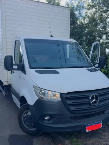 Mercedes-Benz Sprinter 517 Chassi E. Longo 2025 + Baú 25m³ - Apenas 33.000 km rodados.