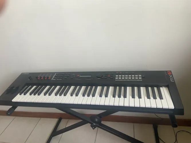 TECLADO YAMAHA MX-61