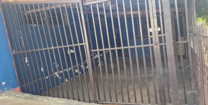 Vendo Portão de Correr 4 MTS de comprimento por 2,92 altura