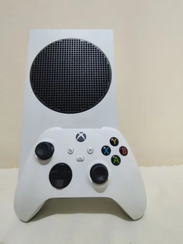 Xbox Series S semi novo