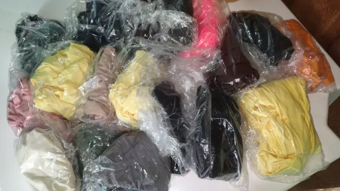 VENDE-SE LOTE DE ROUPAS PRA REVENDA