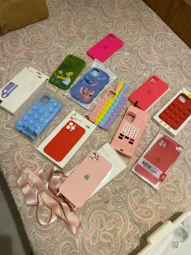 Capinhas para celular iPhone 11 Pro Max 15 reais cada